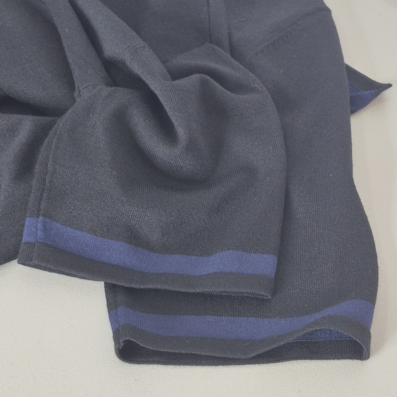 Tahari Short Sleeve Crew Neck Colorblock Hip-Length Top Side Hem Slits - Size S - Picture 5 of 13